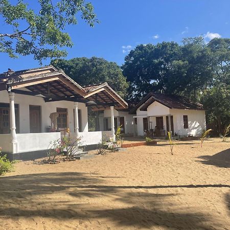 Coconut Hill Arugam Bay 호스텔 외부 사진